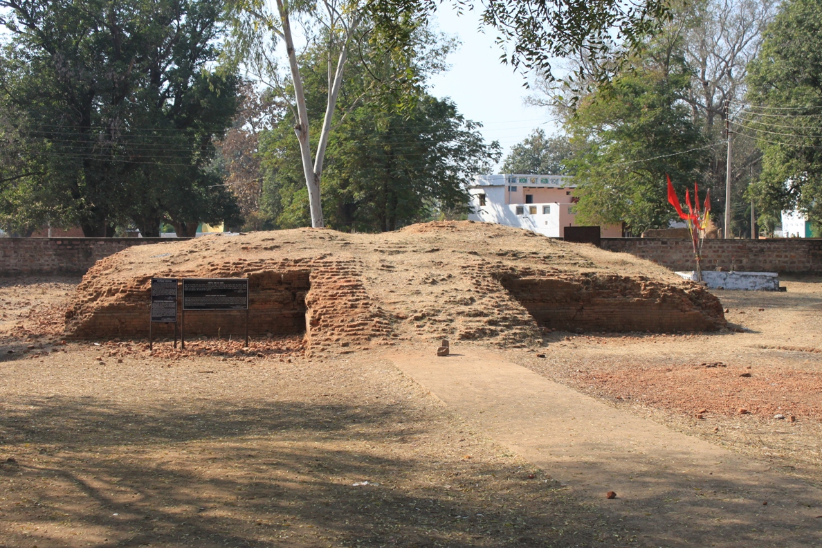 Dhitwara – A Ruined Brick Temple