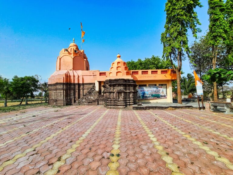 Ambhai – Wadeshwara Temple