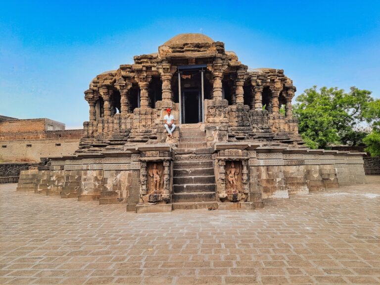 Anwa – Vishnu Temple